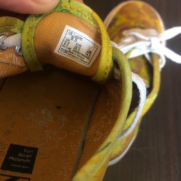 Limited edition Van Gough kids vans. Size 9.5 toddler - Picture 4 of 4
